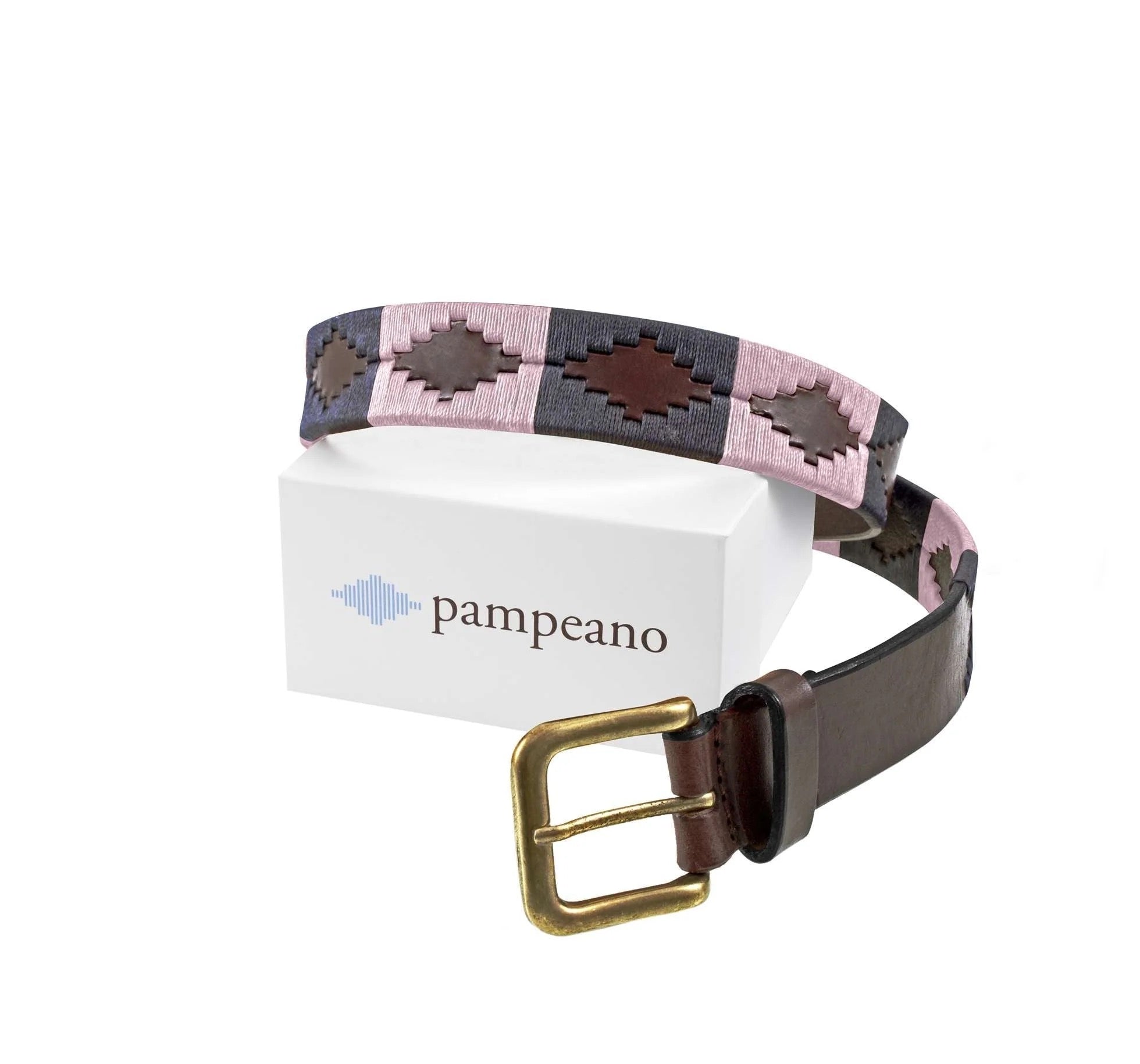 Pampeano belt with checkered pattern and brown leather strap on a white background