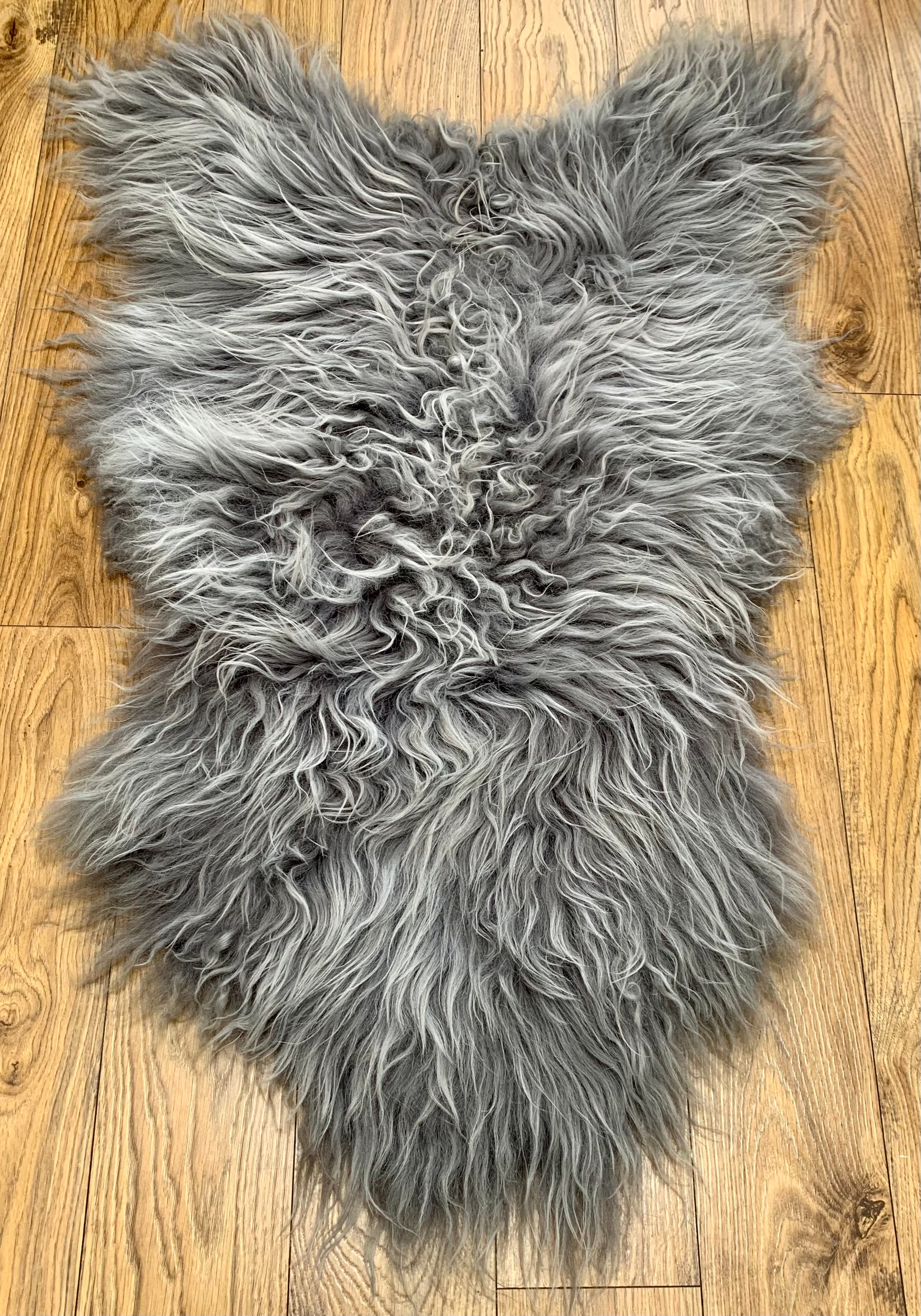Hanlin Icelandic Dyed Grey Sheepskin Rug