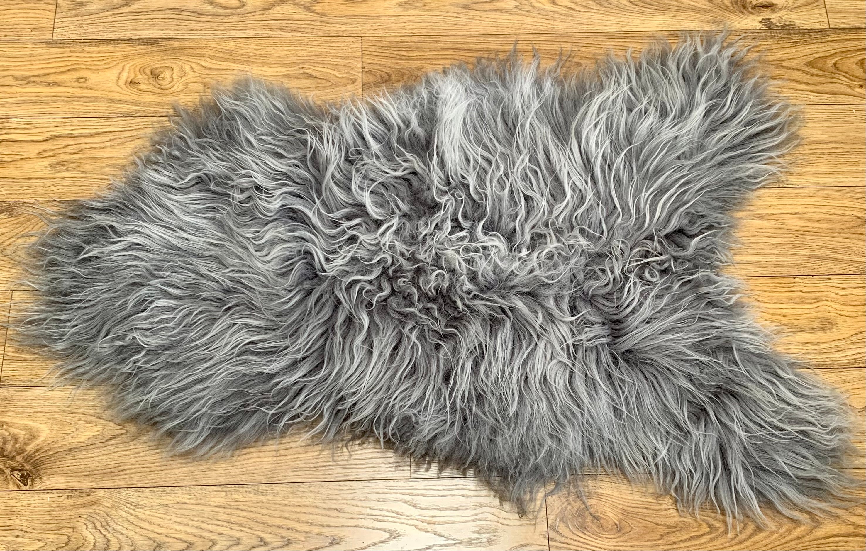 Hanlin Icelandic Dyed Grey Sheepskin Rug